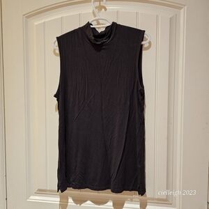 💥4 for $25💥 Cleo mock turtleneck sleeveless top